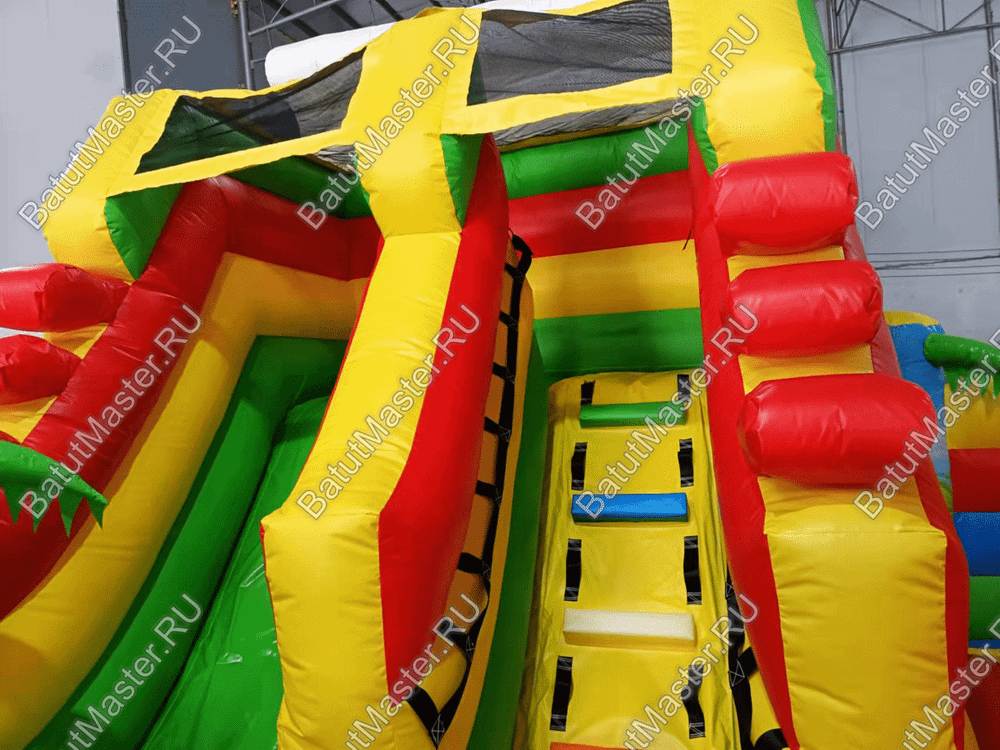 Коммерческий батут "Белый клык в джунглях", размер 6*5*4 м