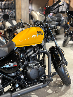 Royal Enfield Meteor 350 Fireball Yellow