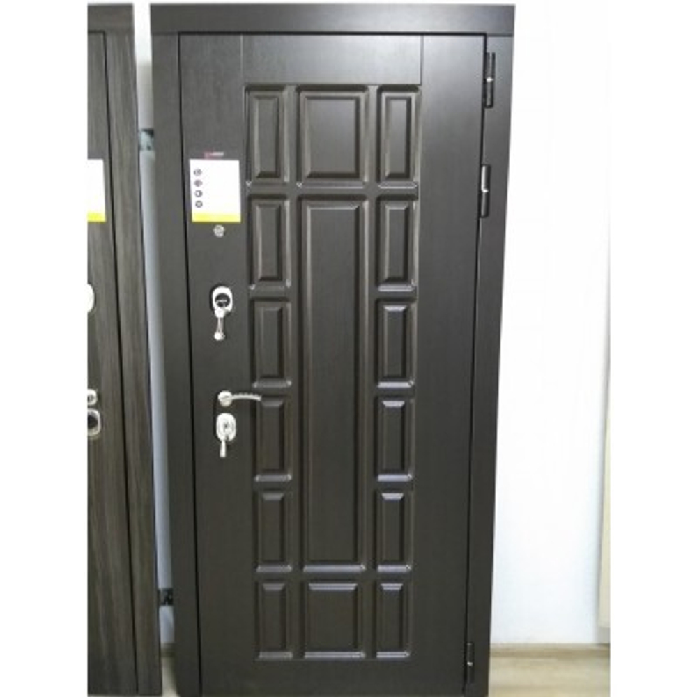 Дверь входная Лабиринт Нью-Йорк 01 Белое дерево, черные стекла металлическая