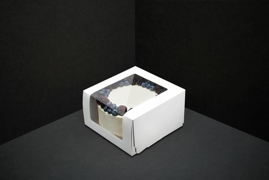 Короб с окном 18 х 18 х 10 см для тортов до 1,5 кг