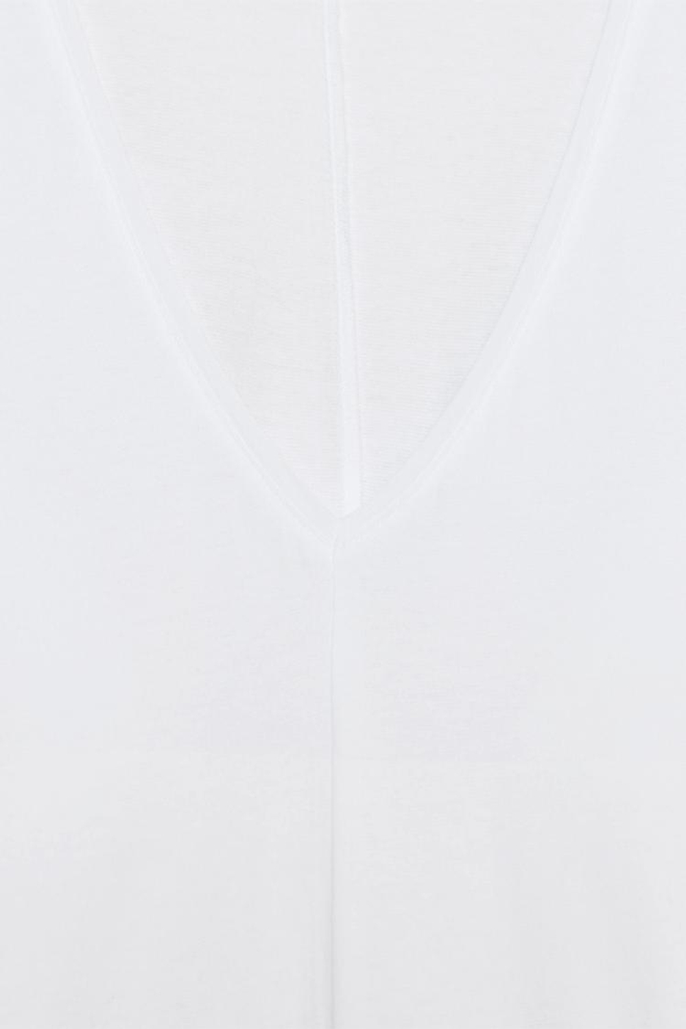 ZARA ХЛОПКОВАЯ ФУТБОЛКА С V-ОБРАЗНЫМ ВЫРЕЗОМ, БЕЛЫЙ