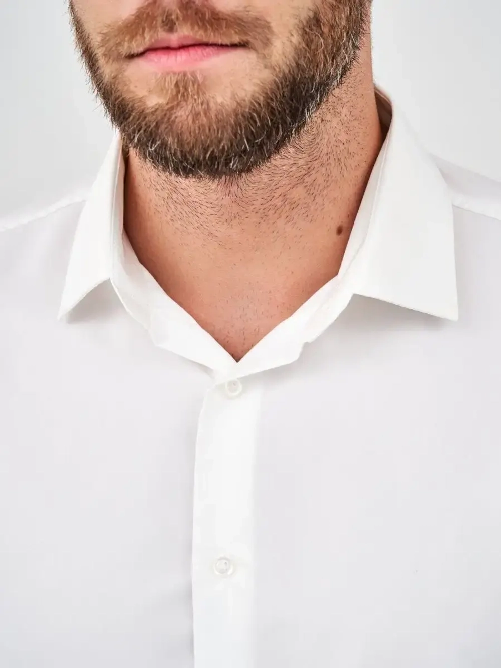 Рубашка классическая с длинным рукавом приталенная