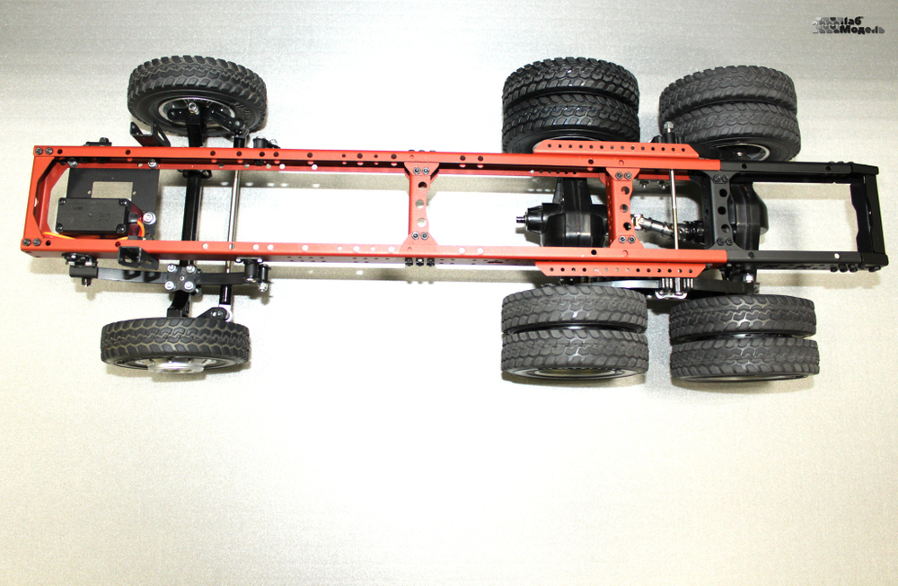 The middle straight frame of the truck. Length 497mm