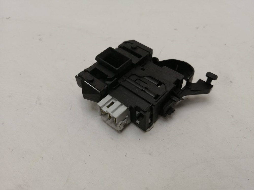IWSD51051 кт121 Блокировка люка для стиральной машины Indesit 47071697969 б/у