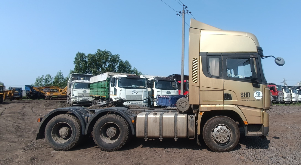 Shacman (Shaanxi) SX* 6x4 Седельный тягач SX42584V324 (Дизельный, 11,6 л, 423 л.с., МТ)