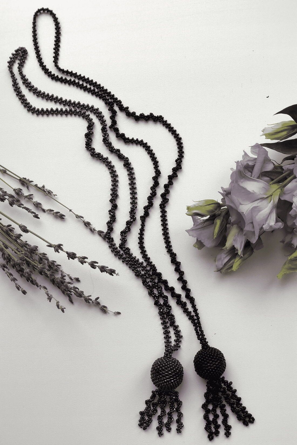 Подвеска "Шарик" Черный ручной работы оплетённый бисером