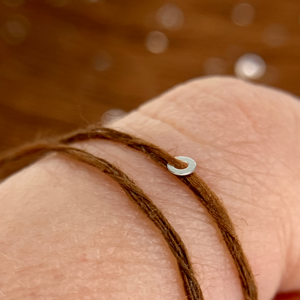 LINETTE PAILLETES - 80% лен, 20% п/а, микропайетки 2мм - серебро, коричневый; 450м\100гр