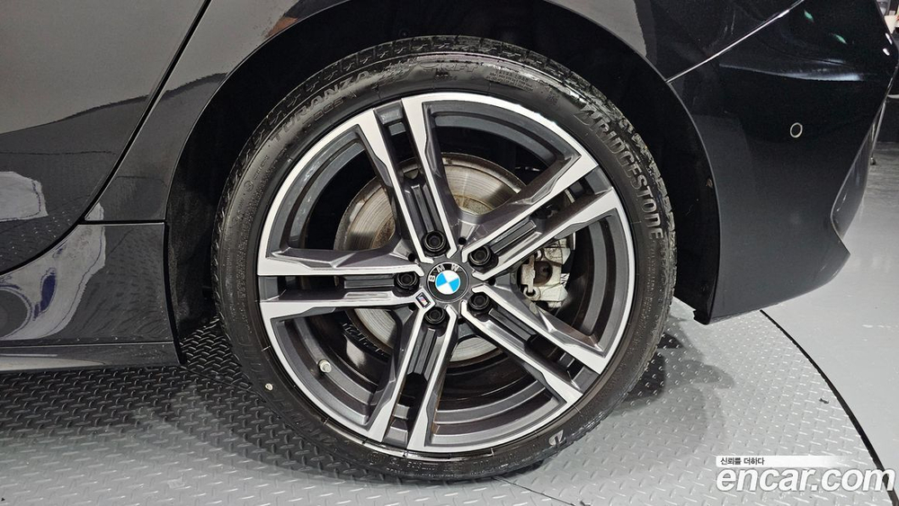 BMW 1 Series (F40) 120i M Sports (10.2021)