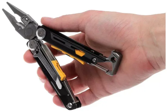 Мультитул пассатижи LEATHERMAN Signal (832265) с чехлом черный/желтый