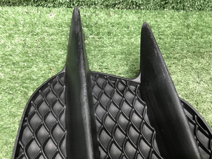 Решетка перед. бампера Mercedes E W213 (16-21) AMG