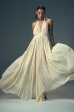 Платье с открытым декольте, Белый