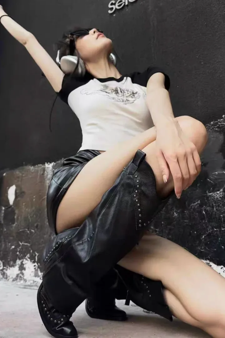 Женские кожаные сапоги «IKO»