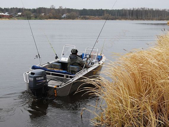Моторно-гребная лодка ДМБ-480 ДК