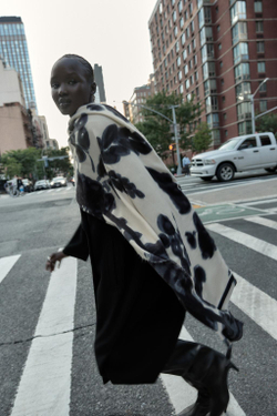 ZARA ПЛАТОК С ПРИНТОМ, ЭКРЮ