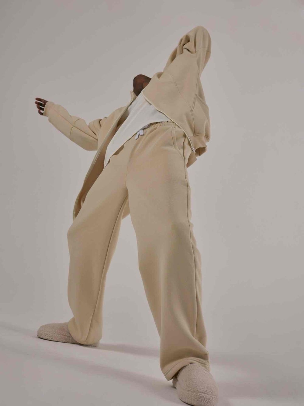 Брюки One Two Multicolor Широкие с начесом летний песок