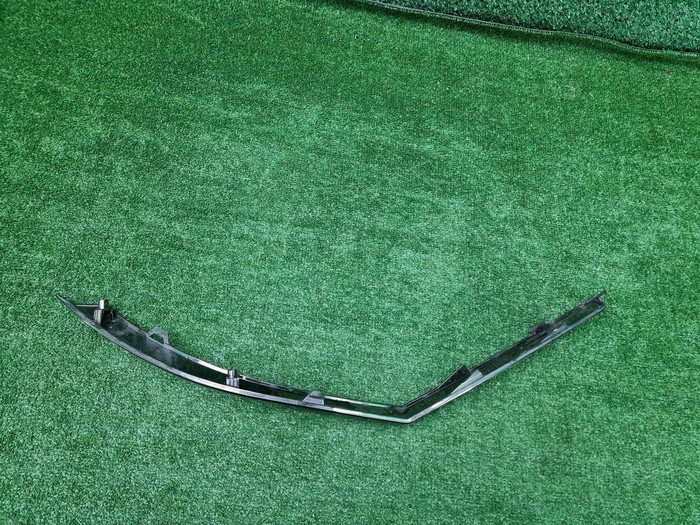 Молдинг бампера левый Hyundai Santa Fe 4 TM 18-21