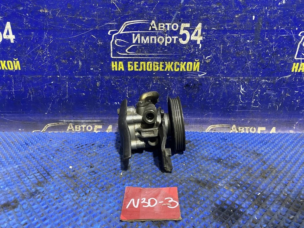 Насос ГУР NISSAN R'NESSA 2000