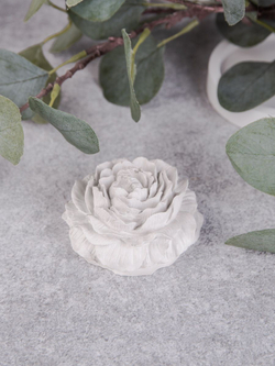 Статуэтка Дева и подставка под благовония Пион на подносе