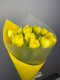 Букет из 15 махровых тюльпанов