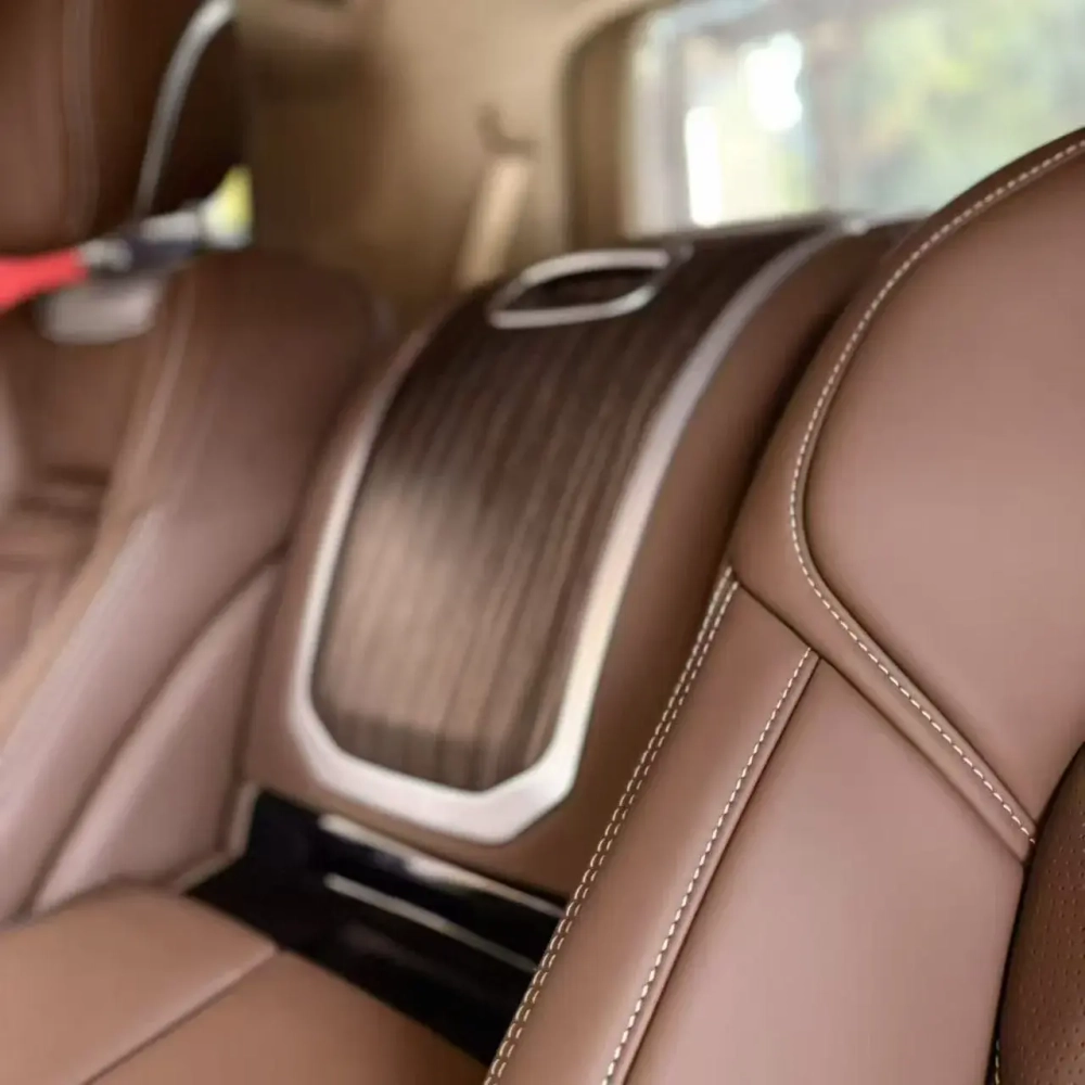 Сиденья капитанские кресла задние для Toyota Land Cruiser 300 LC300 / Lexus LX600 Тойота Лексус кожаные белые кресла сиденье