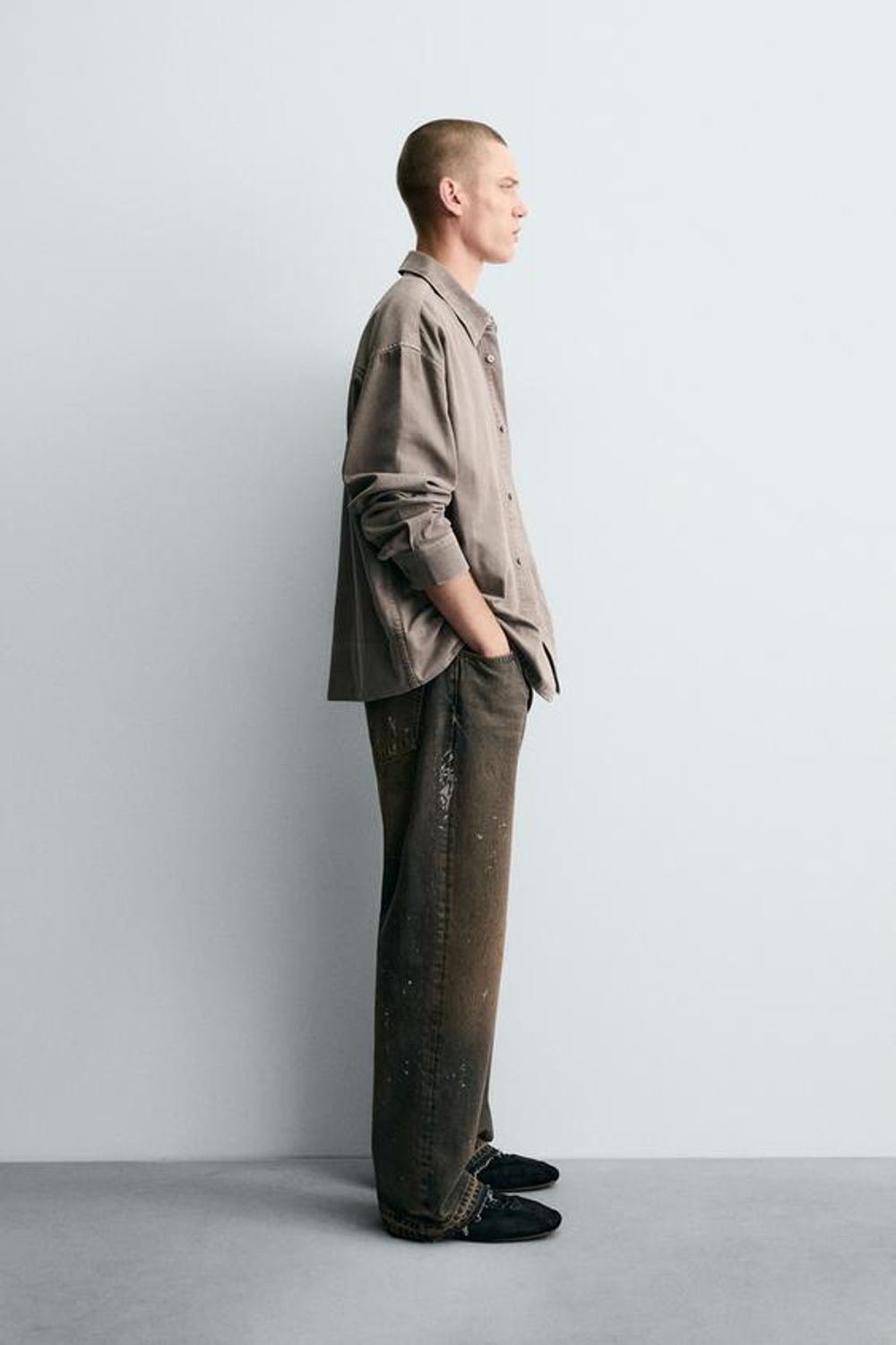 ZARA ДЖИНСЫ СВОБОДНОГО КРОЯ С БРЫЗГАМИ, ПЕСОЧНЫЙ/СИНИЙ