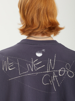 Мужская Футболка Live In Chaos