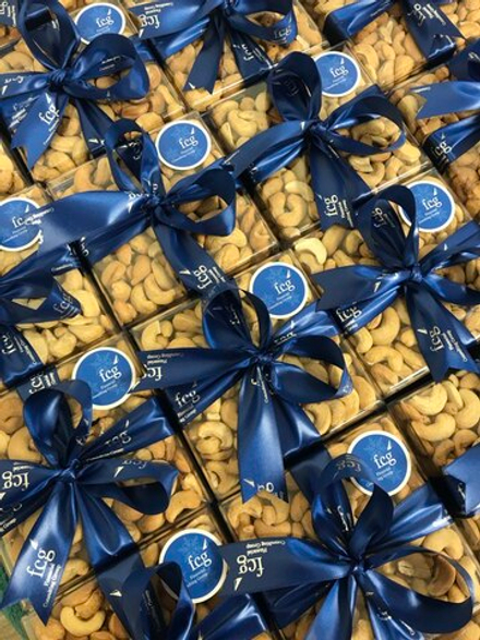 Корпоративный подарочный набор с орехами с брендированием