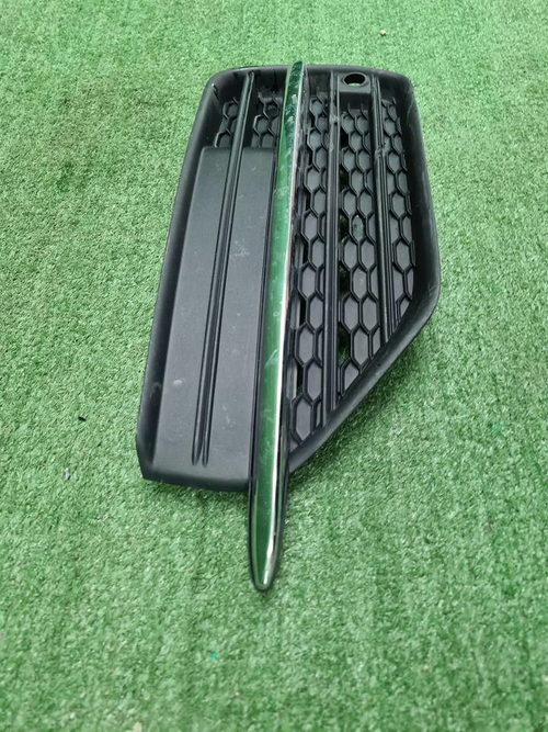 Решетка переднего бампера левая Volvo XC90 2 14-19