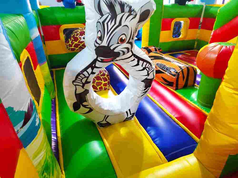 Коммерческий надувной батут «Сафари-джунгли», 5x5x3 м