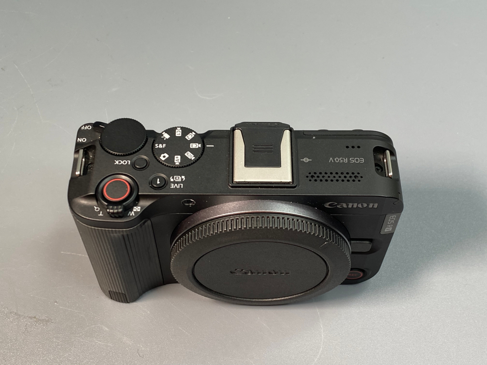 Canon EOS R50 V Kit 14-30mm + SmallRig