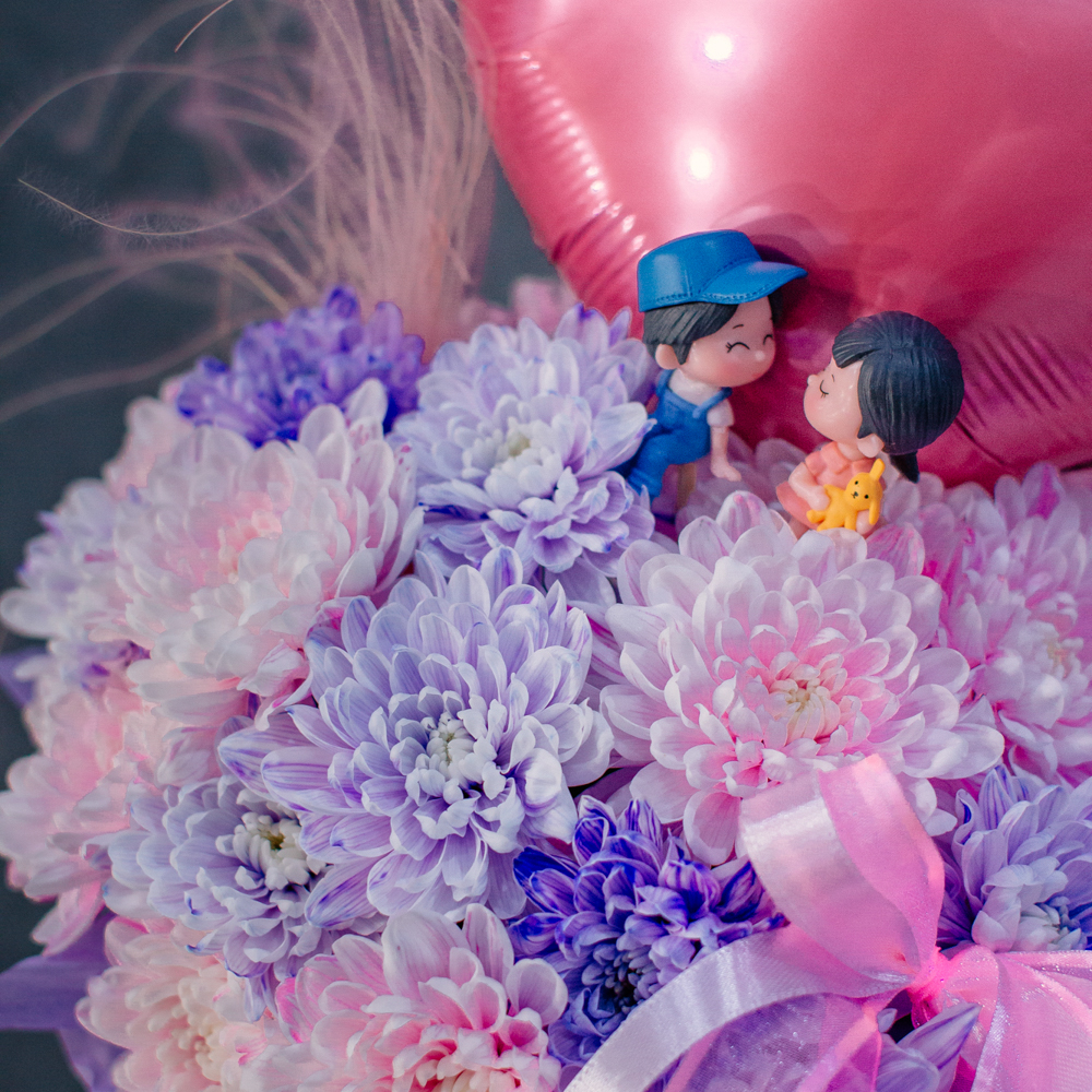 119. Классическая композиция в коробке с шариком-сердцем и фигурками