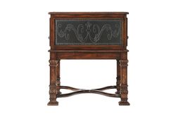 Прикроватный комодик "Оружейный"