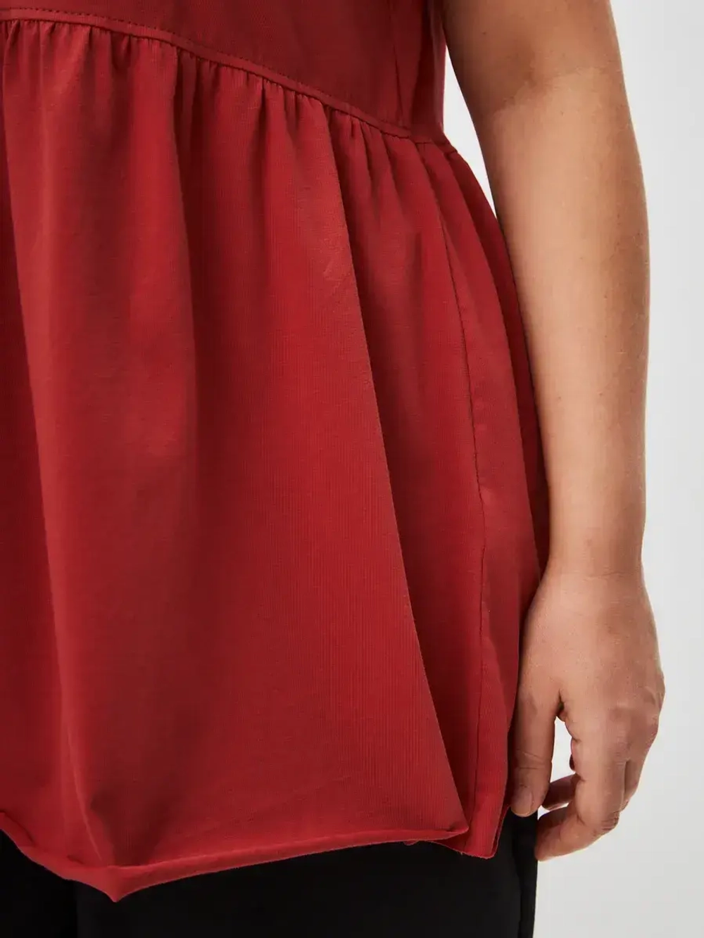 Футболка с баской оверсайз