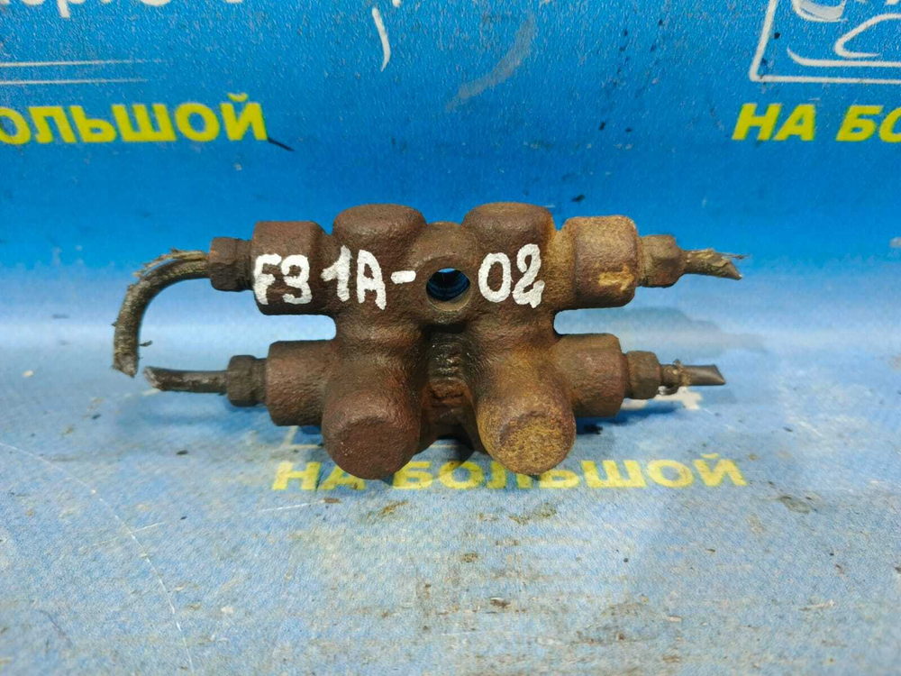 Распределитель тормозной MITSUBISHI DIAMANTE 1997