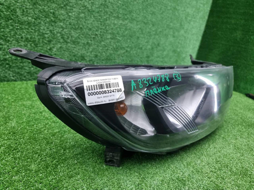 Фара правая Lada Granta (2018-н.в.) галоген