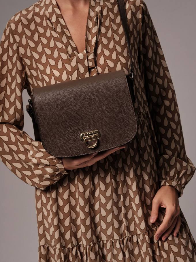 Сумка кожаная на плечо кросс-боди темно-коричневая