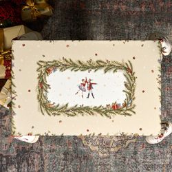 СКАТЕРТЬ "ЩЕЛКУНЧИК" 110Х140СМ ,БЕЖЕВЫЙ ,100% ХЛОПОК,ТВИЛ