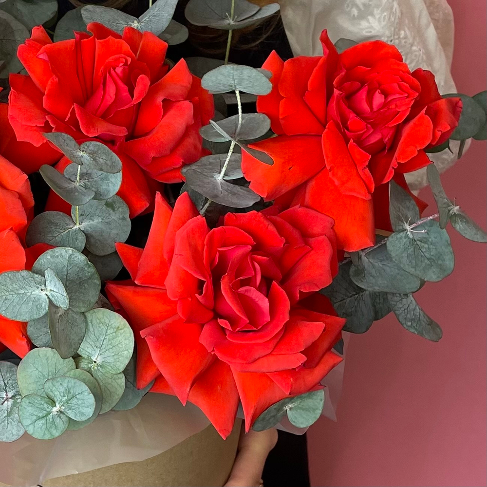 Моно композиция из французской розы Нина и эвкалипта 310120261