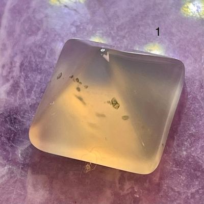 46936 Агат серый Халцедон Пирамида 14мм