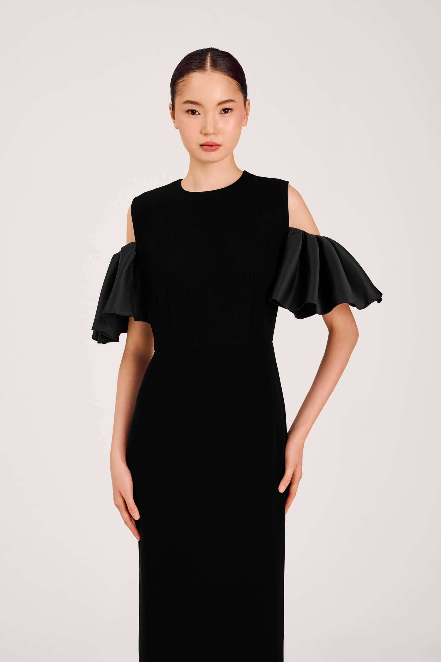 Платье Mina (Мина) черное  (c воланами на рукавах)