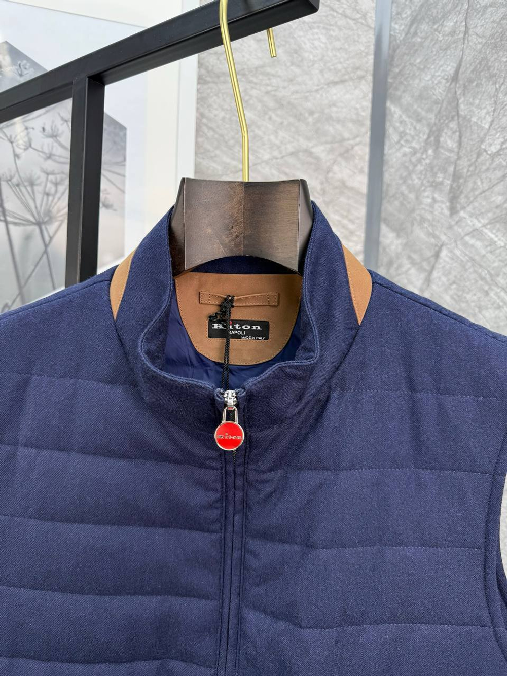 Безрукавка Kiton