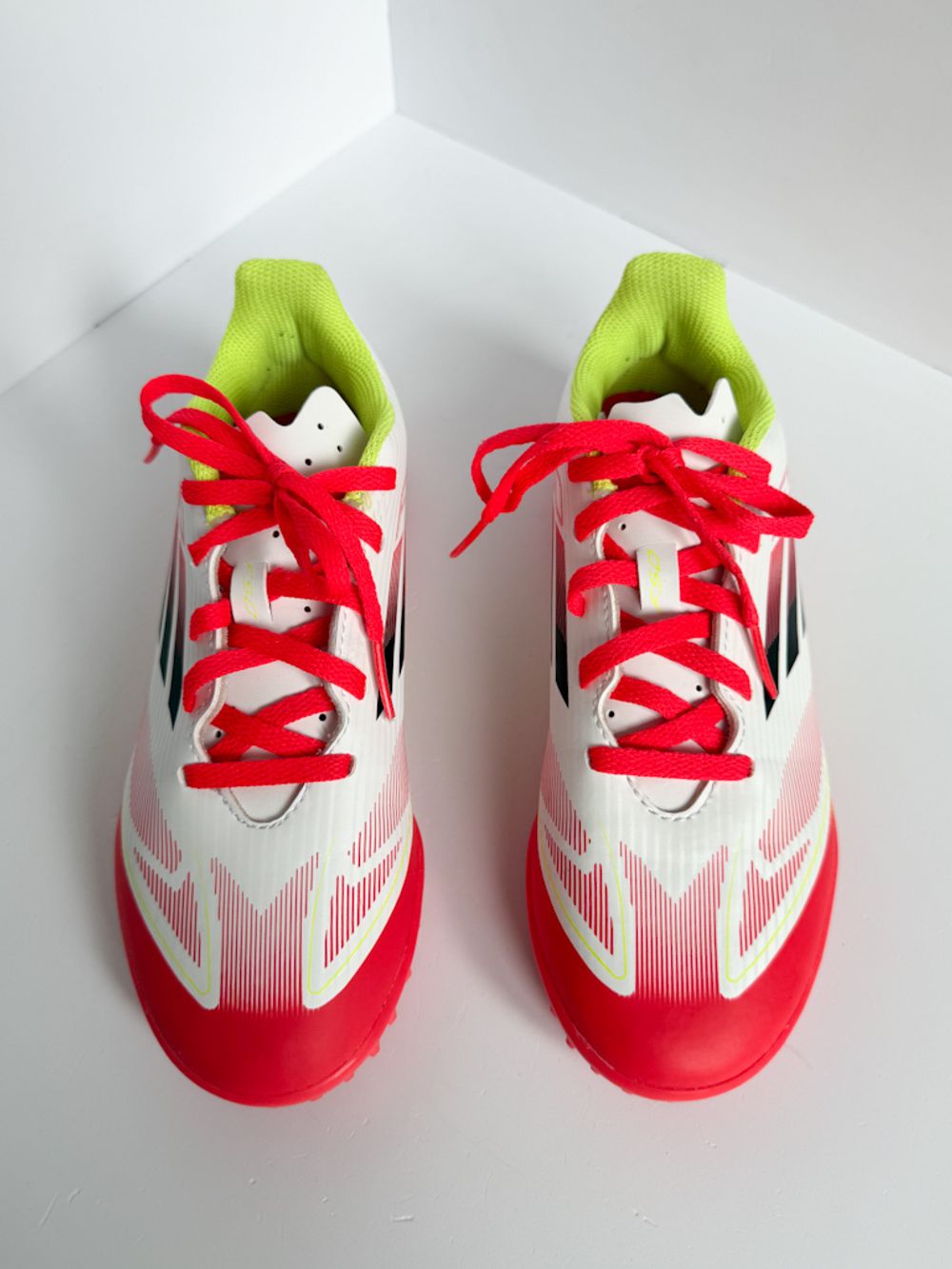 Новые бутсы Adidas, 34