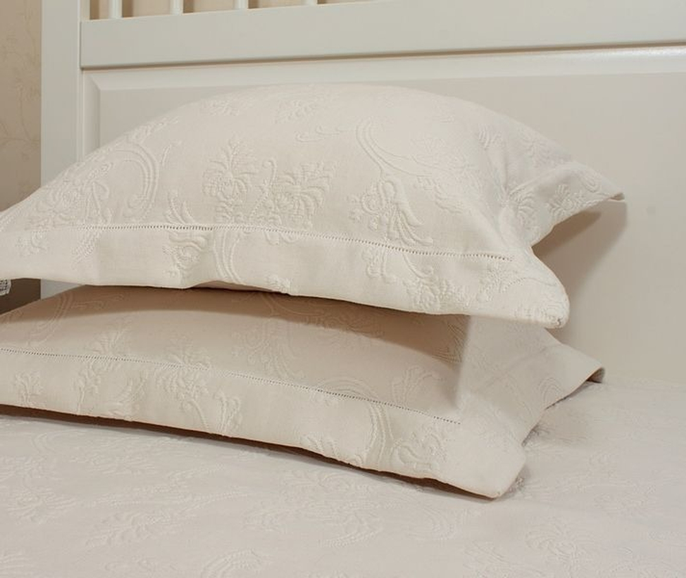 Набор покрывала и декоративных наволочек Luxberry Country экрю с мережкой