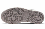 Кроссовки Jordan Air Jordan 1 Mid "Light Bone" (Женская размерная сетка)
