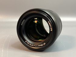 Viltrox 56mm 1.4 STM Fujifilm X пылинки внутри линзы