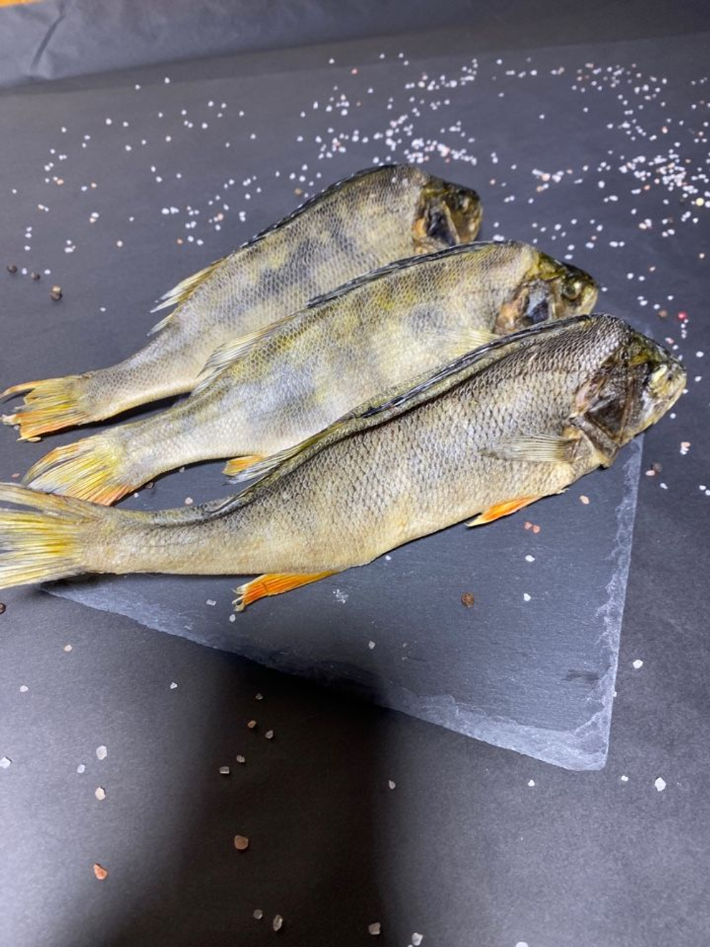 Окунь вяленый, потрошеный, слабосоленый, с Ладожского озера, собственное производство, 150-200 грамм