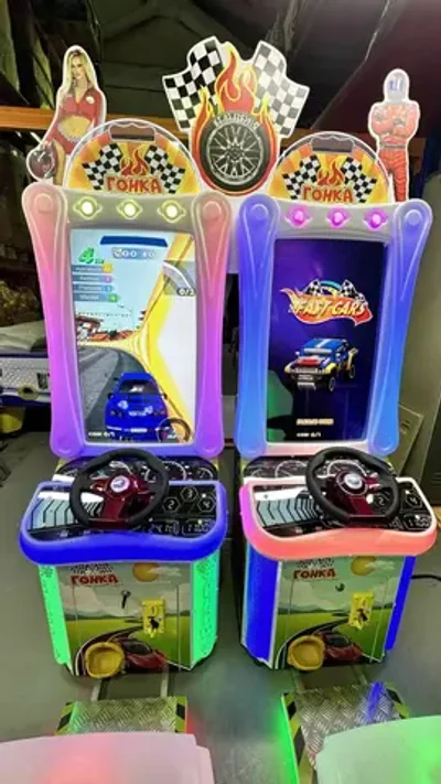 Детский двойной автомат с видеоиграми «Автогонка»