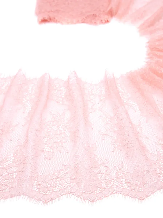 01-11 Кружево шантильи 23 см, лотос