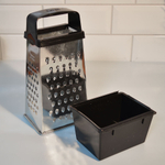 Терка 4-х гранная с пластмассовой ручкой и пластмассовым контейнером 450мл, 11*8,5*27см