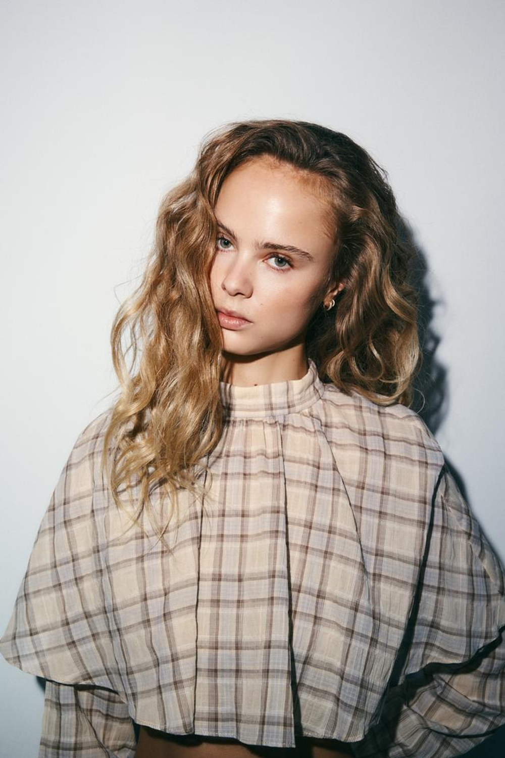 ZARA ТОП-НАКИДКА В КЛЕТКУ, ПЕСОЧНЫЙ/СИНИЙ